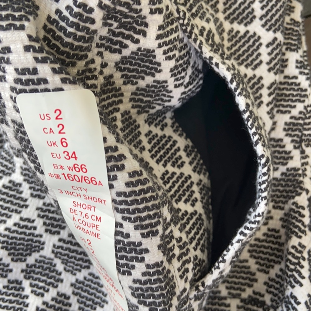 Khakis by GAP Textured Shorts (NWT) - Picture 8 of 9